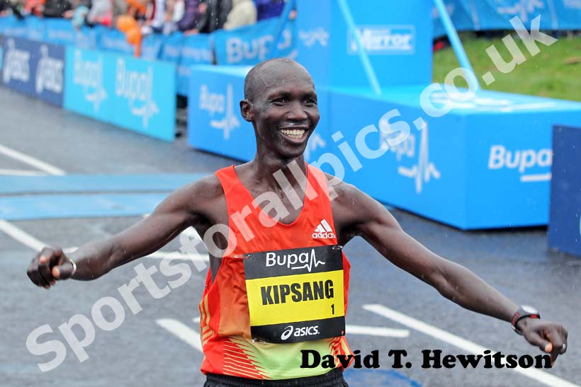 Wilson Kipsang wins the 2012 BUPA GNR.